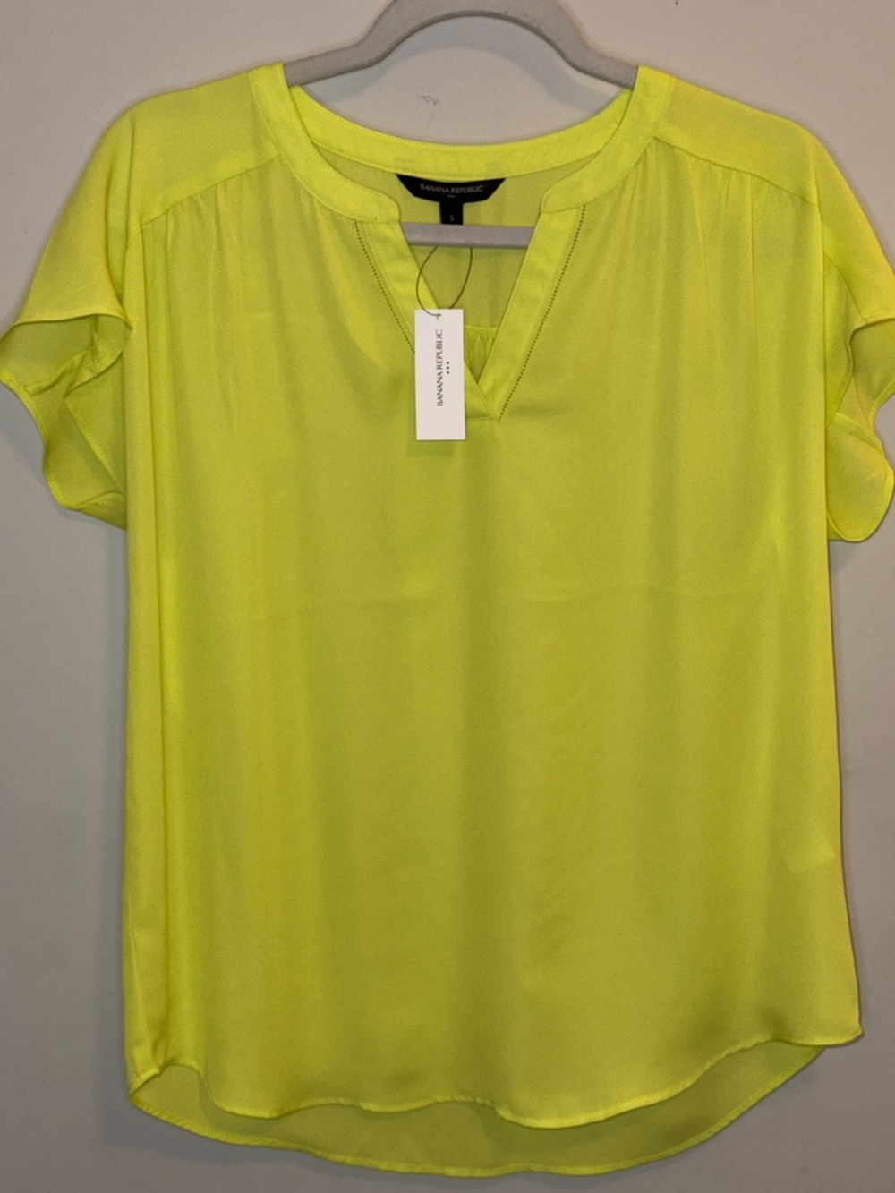 NWT - Banana Republic Bright Neon Yellow Split V-Neck Blouse - Size Small